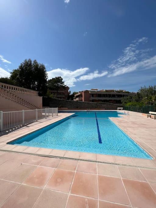 Appartement Avec Jardin Au Coeur De Saint-Tropez. ภายนอก รูปภาพ