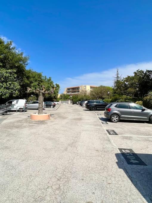 Appartement Avec Jardin Au Coeur De Saint-Tropez. ภายนอก รูปภาพ